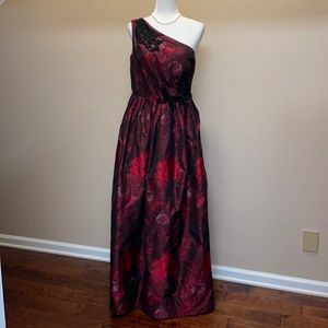 One shoulder dress with pockets!